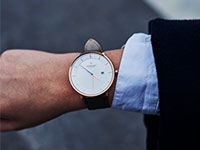 Nordgreen(ノードグリーン)の腕時計は初めて腕時計を買うような学生や成人のお祝い、就職活動中の人へのプレゼントにもオススメ